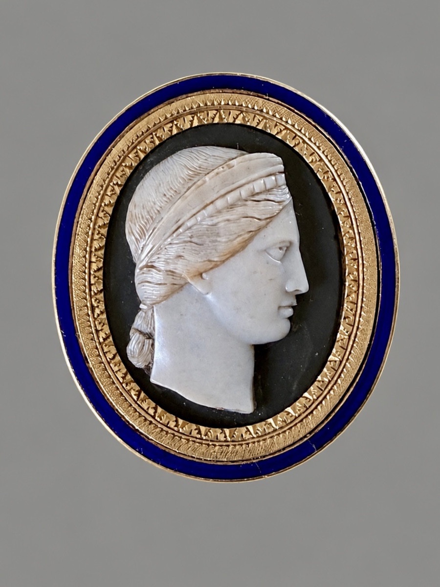 Neoclassical Agate Cameo With Two Layers, Set In Gold And Enamel, Empire Period
