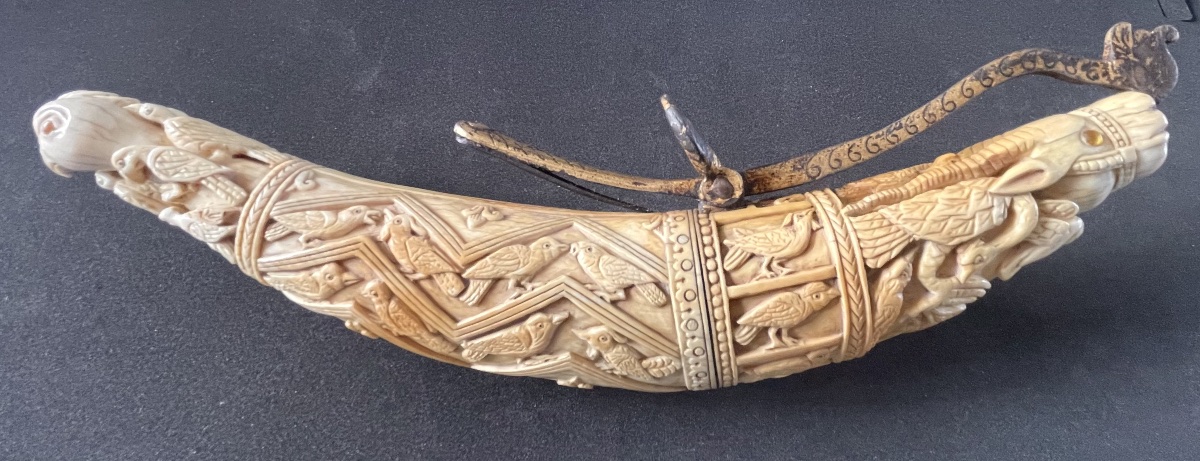 Moghul Prime-cord Powder Chest Made Of Carved Ivory, Decorated With Antilopes And Parakeets-photo-3