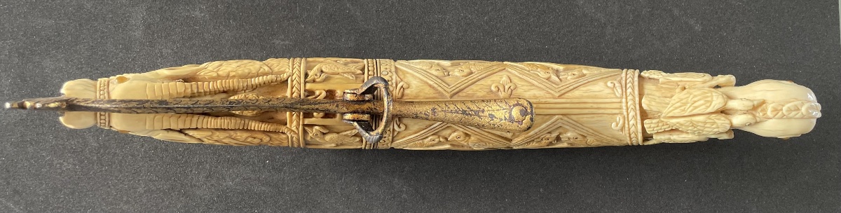 Moghul Prime-cord Powder Chest Made Of Carved Ivory, Decorated With Antilopes And Parakeets-photo-4