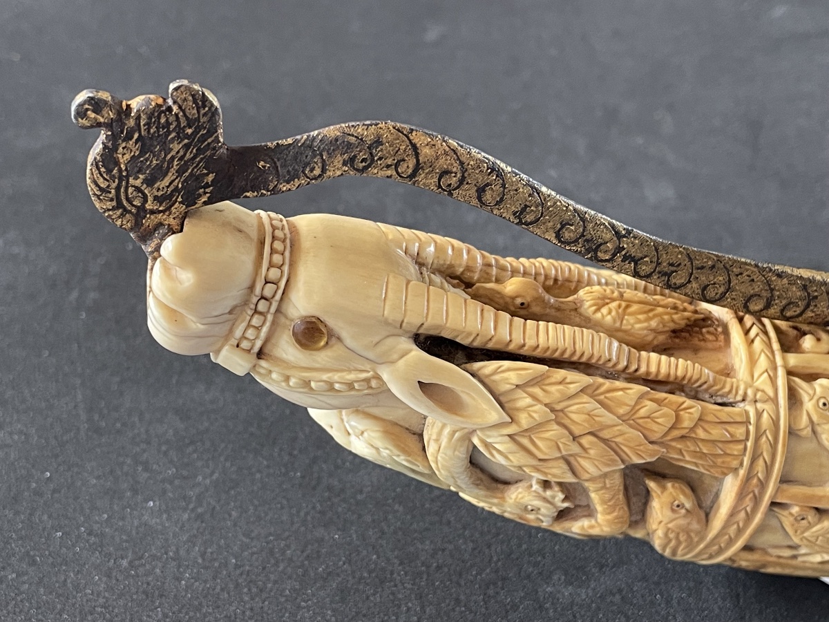 Moghul Prime-cord Powder Chest Made Of Carved Ivory, Decorated With Antilopes And Parakeets-photo-1