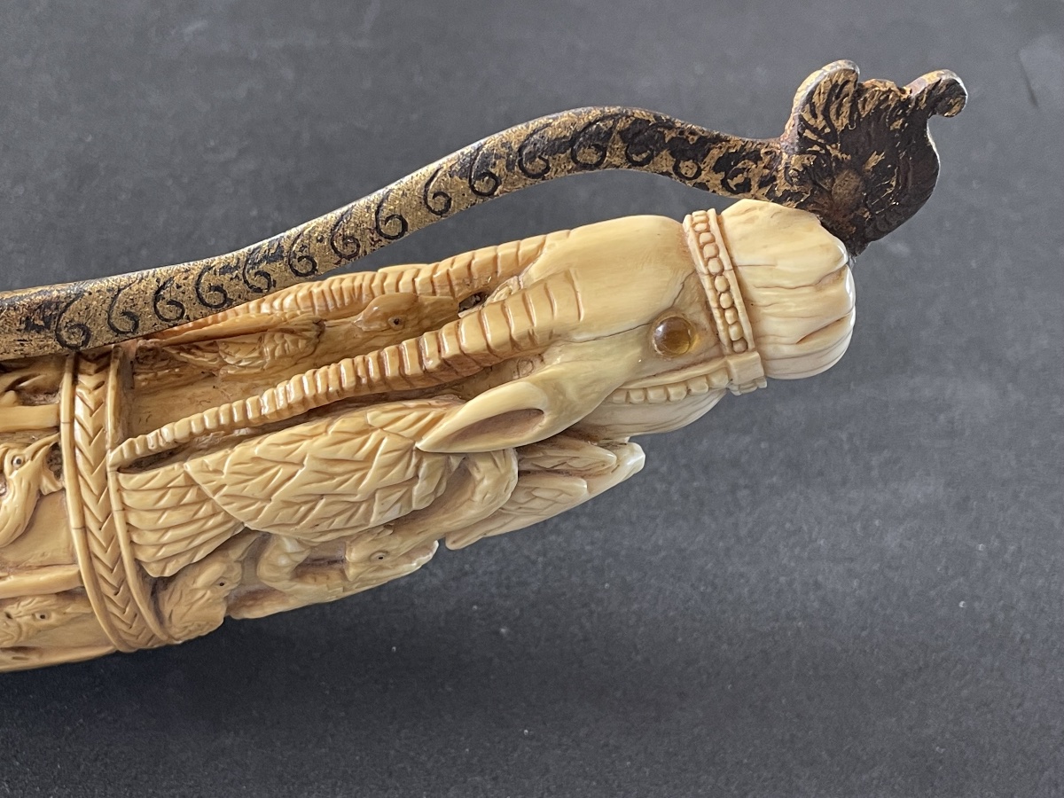 Moghul Prime-cord Powder Chest Made Of Carved Ivory, Decorated With Antilopes And Parakeets-photo-2