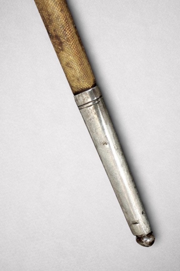 ÉPÉE DE COUR FRANÇAISE D’OFFICIER AU SERVICE DU ROI ÉPOQUE LOUIS XV – VERS 1740-1760 -photo-1