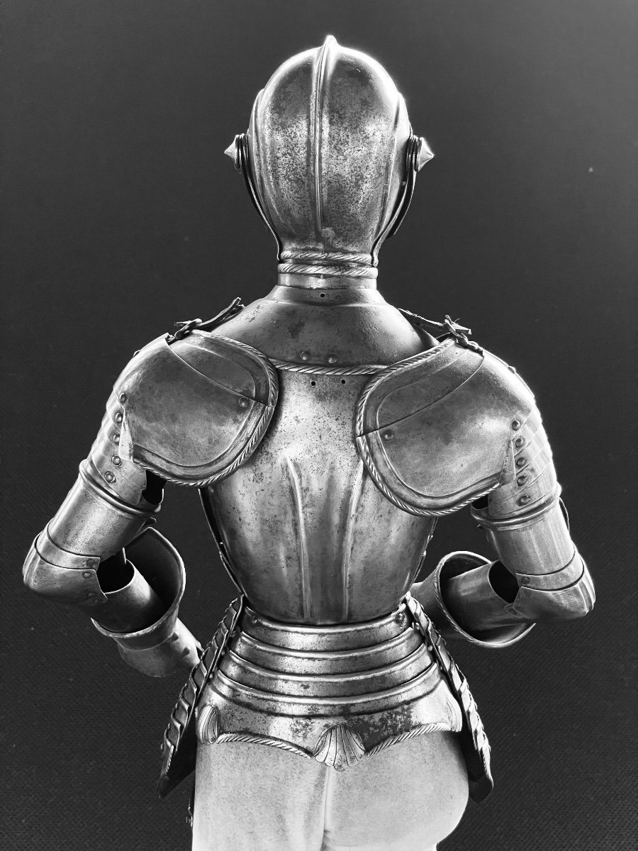 Mastercrafted Armor, France, 18th Century -photo-2