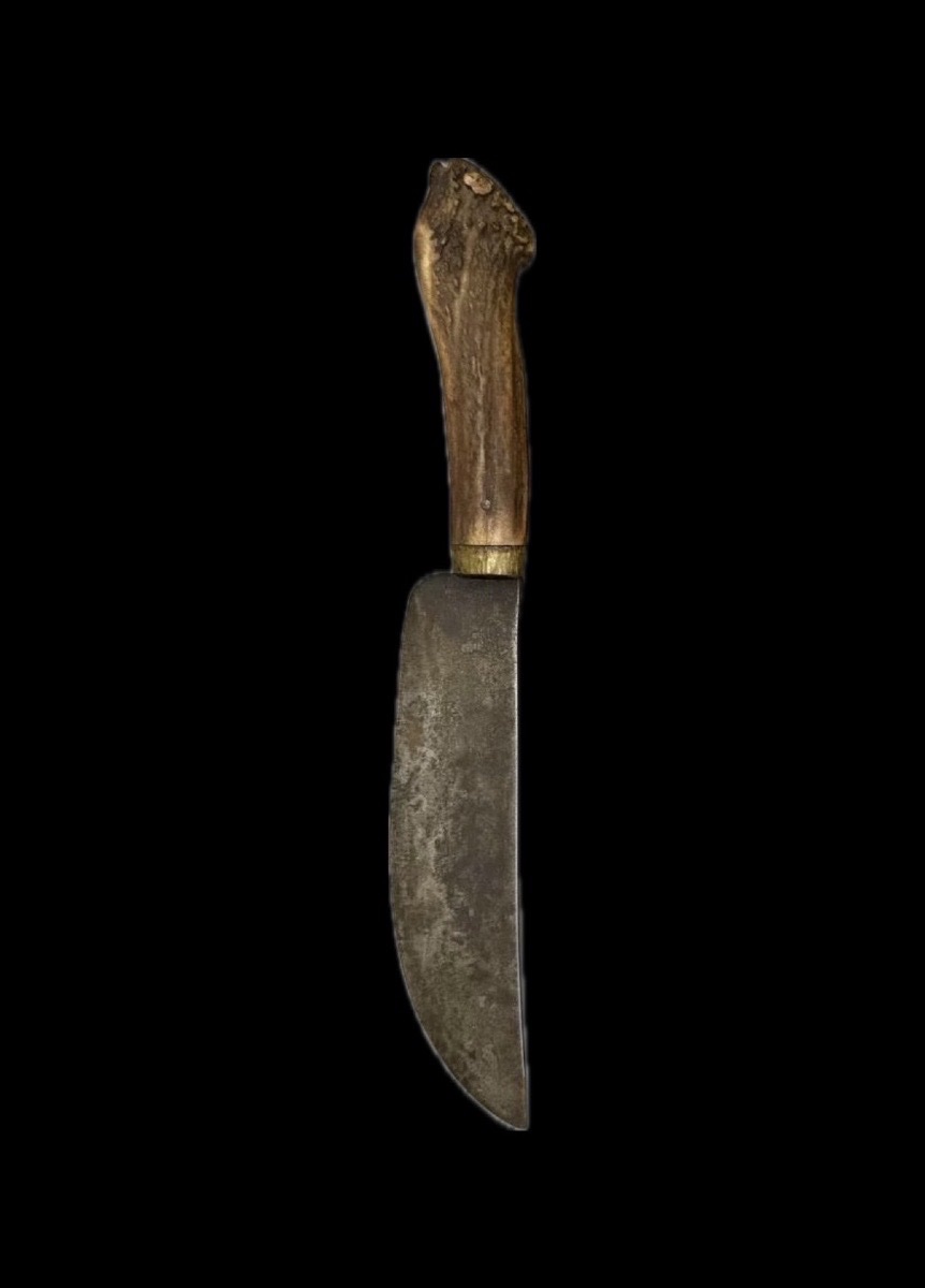 COUTEAU DE TRAITE DES GRANDES PLAINES ET SON FOURREAU PERLÉ — EXEMPLAIRE PUBLIÉ-photo-1