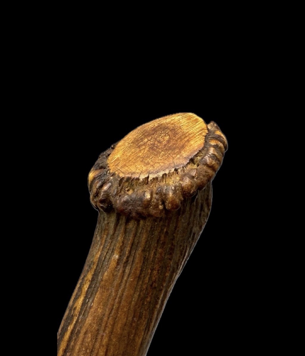 COUTEAU DE TRAITE DES GRANDES PLAINES ET SON FOURREAU PERLÉ — EXEMPLAIRE PUBLIÉ-photo-2