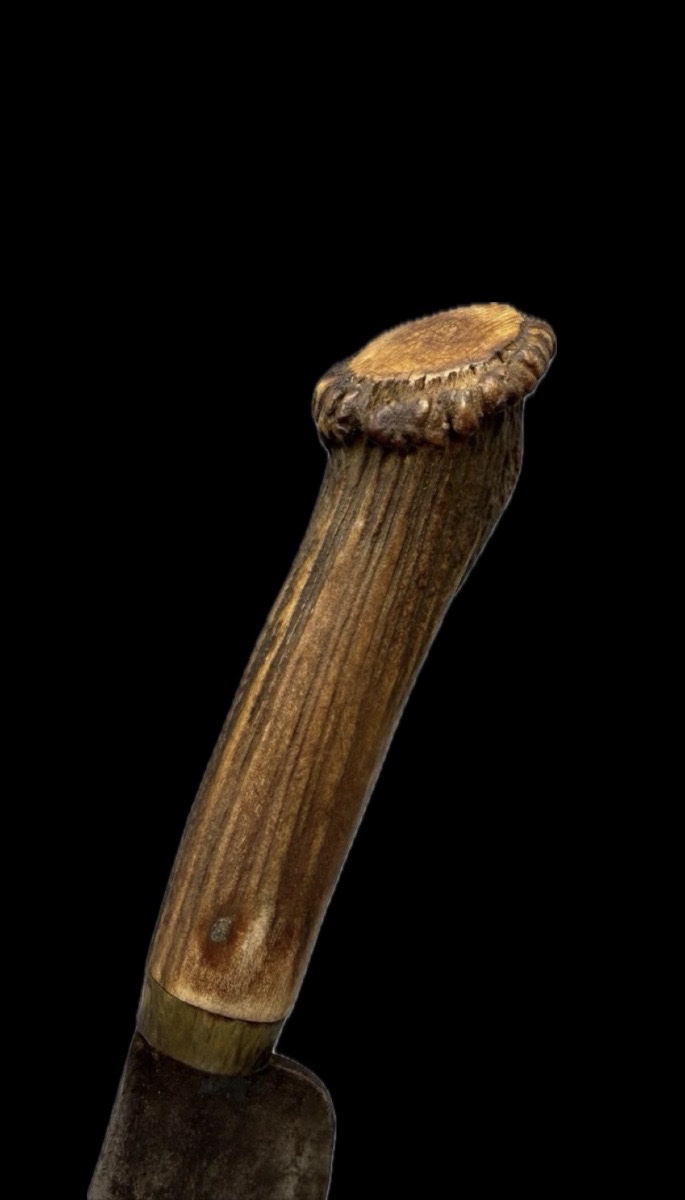 COUTEAU DE TRAITE DES GRANDES PLAINES ET SON FOURREAU PERLÉ — EXEMPLAIRE PUBLIÉ-photo-3
