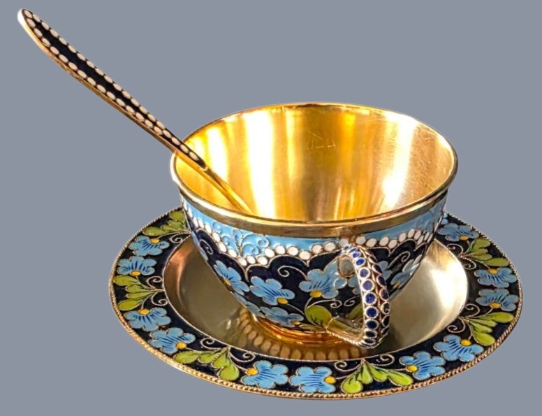 Paire de tasses à café de Leningrad en argent massif vermeillé et émaux cloisonnés