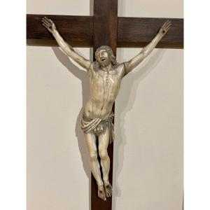 Christ en ivoire