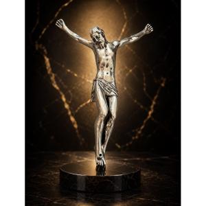 CHRIST EN ARGENT Lille, France — Époque Louis XIV