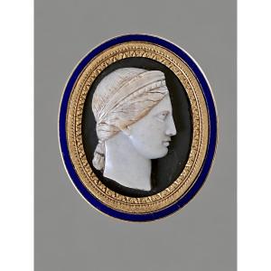 Neoclassical Two-layer Agate Cameo
