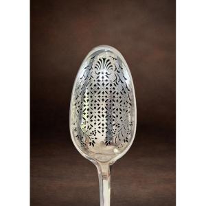 Cuillère à olives en argent — Rouen, 1755
