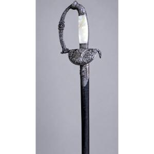 ÉPÉE D’OFFICIER GARDE DU CORPS DU ROI À MONTURE EN ARGENT