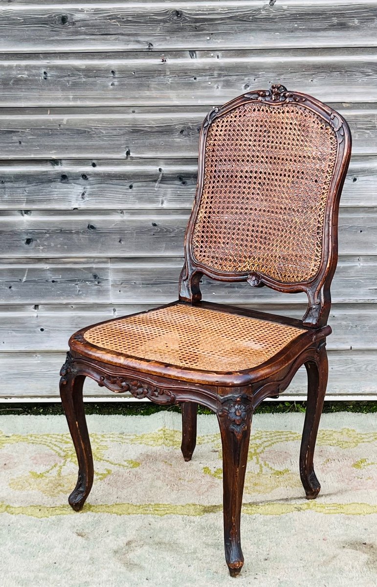 Chaise en noyer estampillé d’époque louis XV 