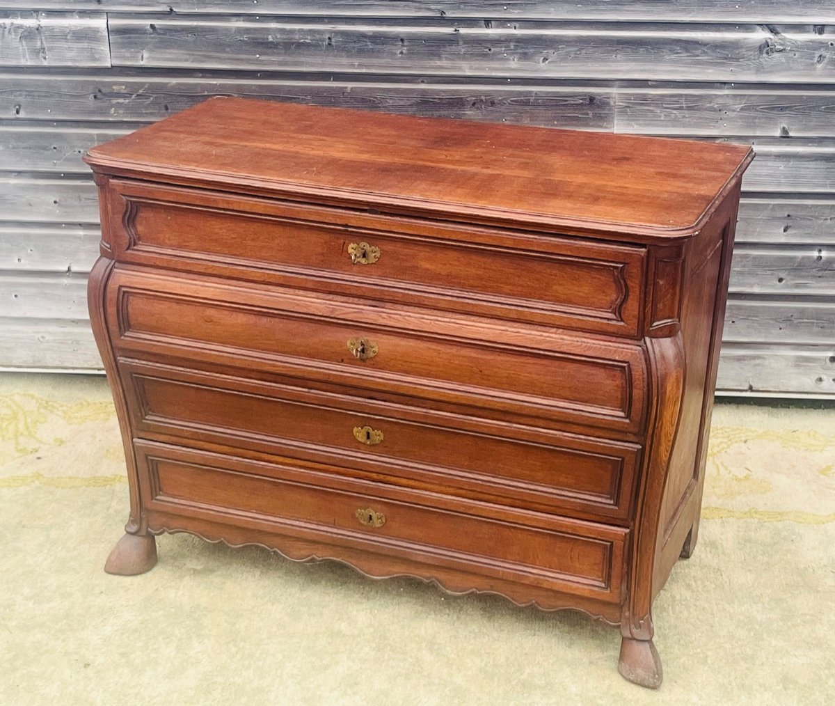 Commode tombeau en chêne d’époque XVIII éme