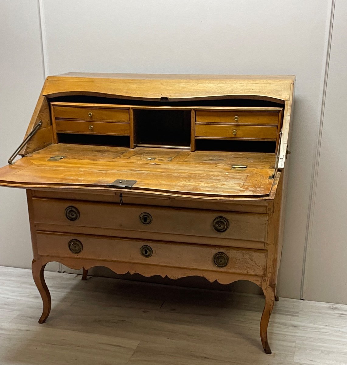 Louis XV Period Walnut Sloping Desk-photo-3