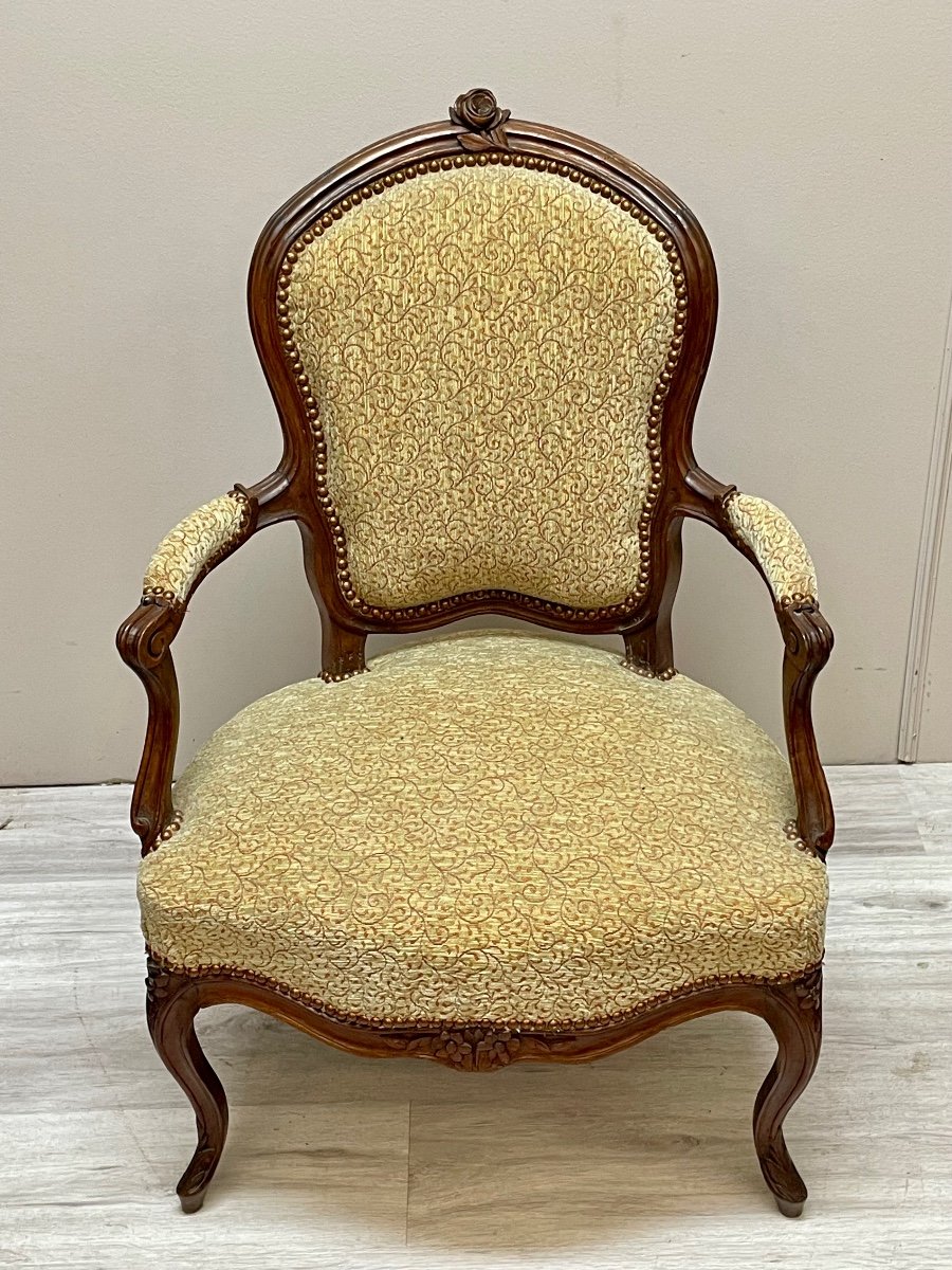 fauteuil cabriolet en noyer d’époque Louis XV -photo-4