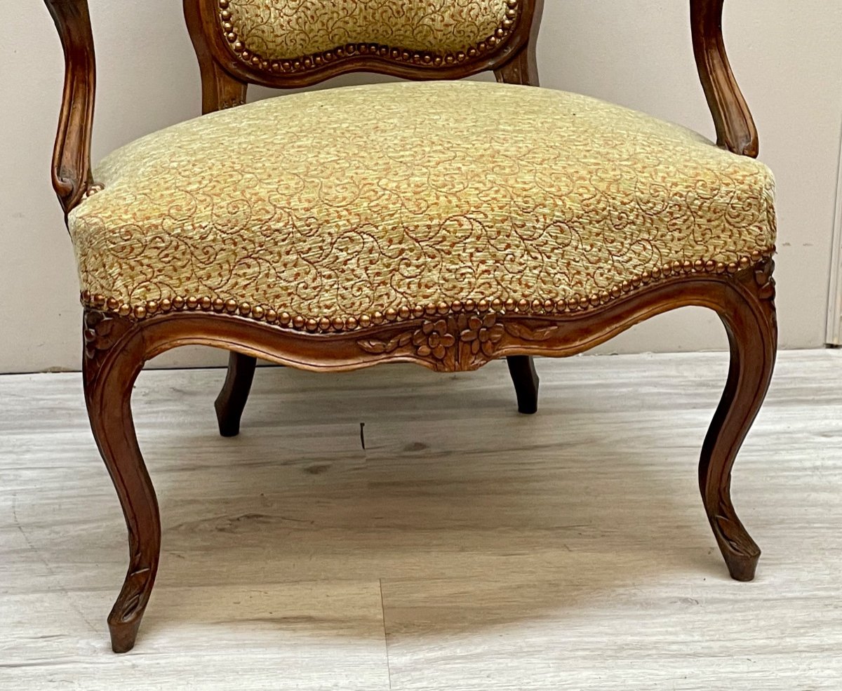 fauteuil cabriolet en noyer d’époque Louis XV -photo-3