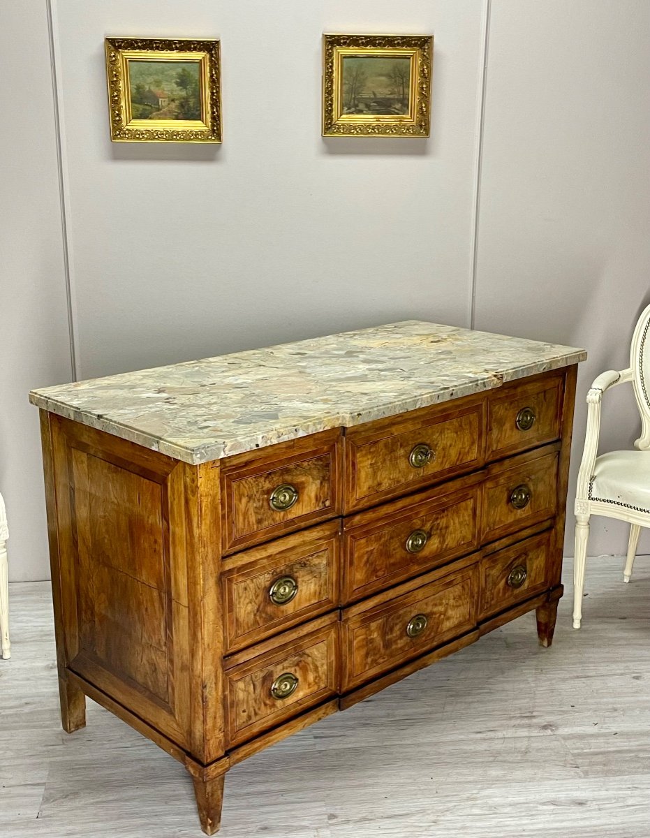 commode à ressaut en marqueterie d’époque Louis XVI 