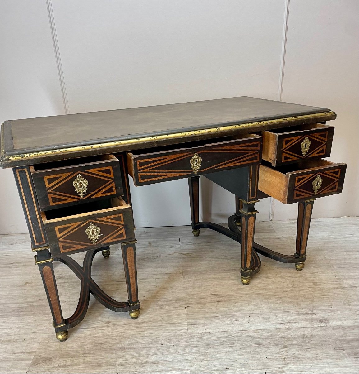 Mazarin Desk 18th Century -photo-1