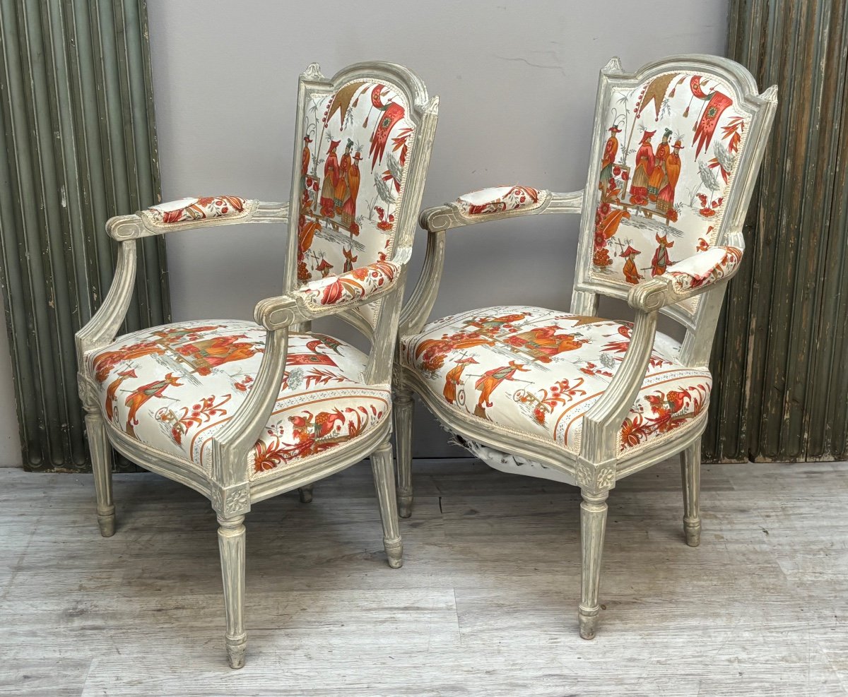 paire de fauteuils Louis XVI en bois laqué -photo-1