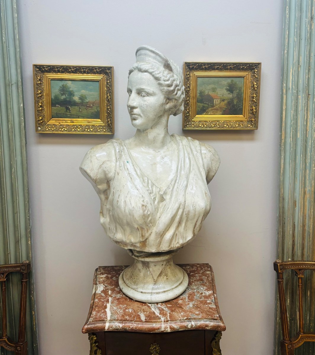Grand buste de femme à l’antique  en faïence craquelée d’époque XIX éme