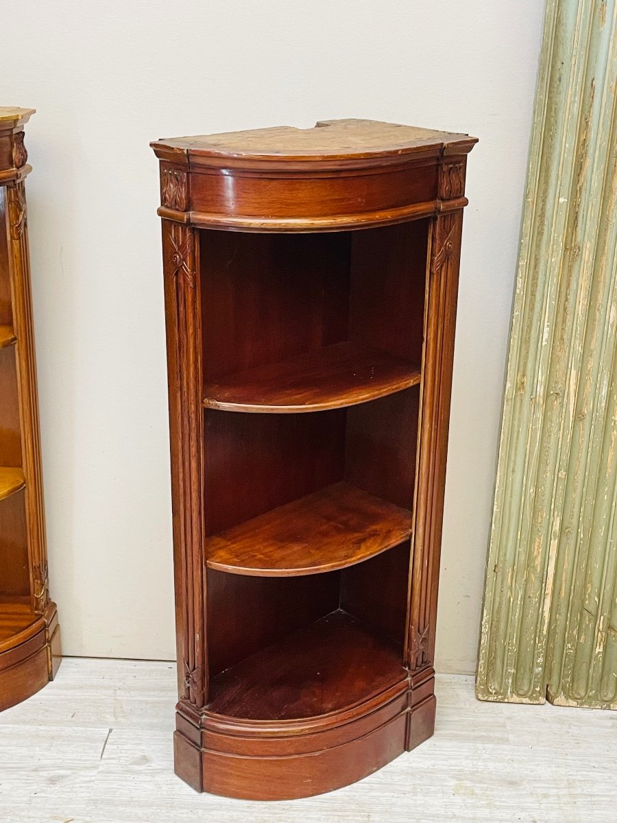 Pair Of 18th Century Mahogany Corner Cabinets -photo-2