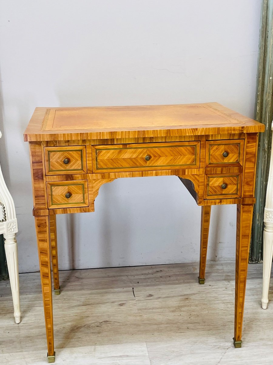 Small Louis XVI Marquetry Desk -photo-3