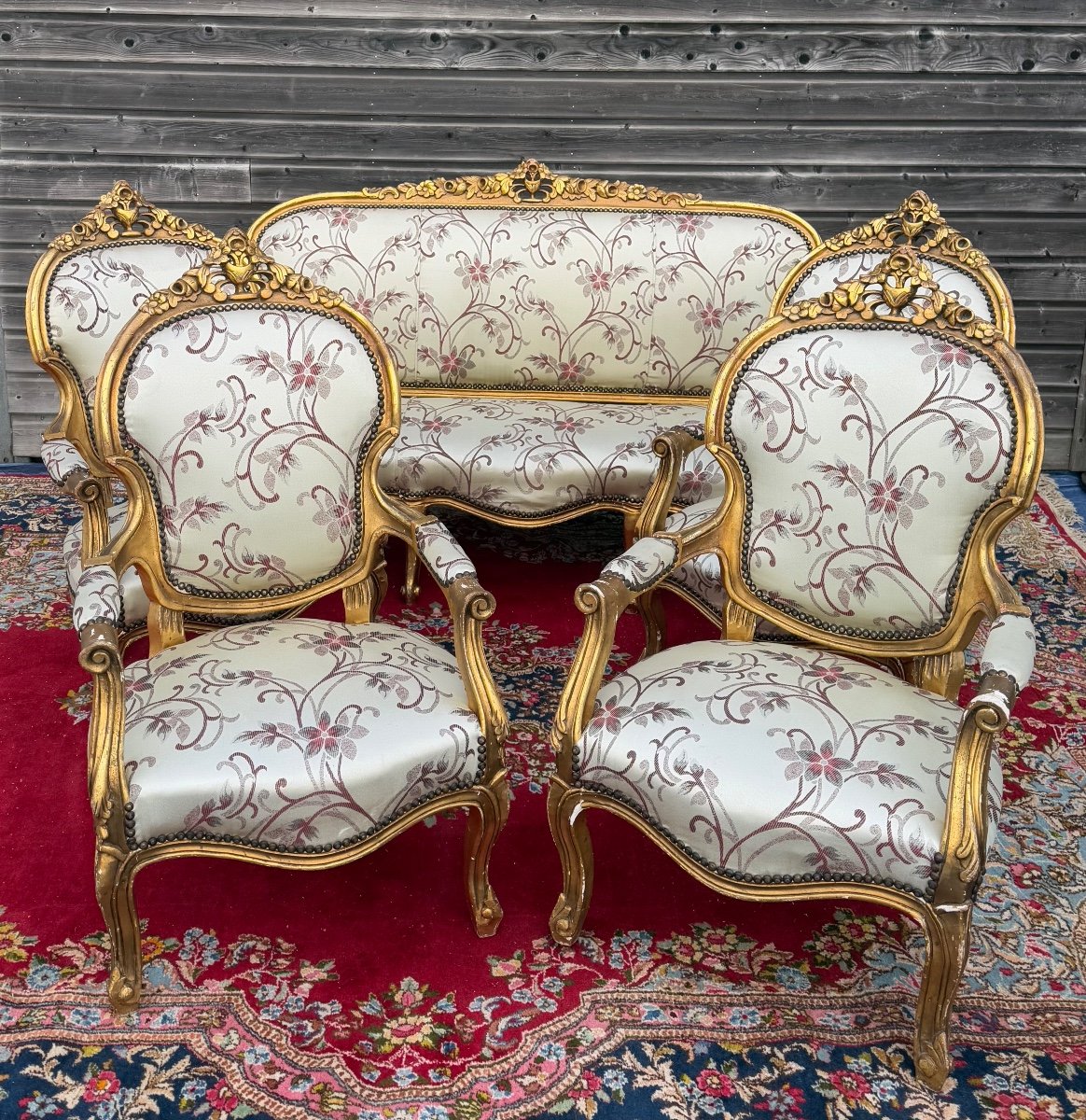 Mobilier De Salon De Style Louis XV En Bois Doré 