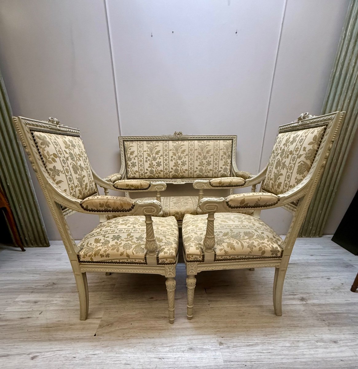 Mobilier De Salon De Style Louis XVI En Bois Laqué -photo-4