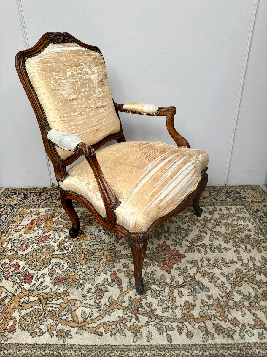Fauteuil De Style Louis XV En Noyer -photo-4
