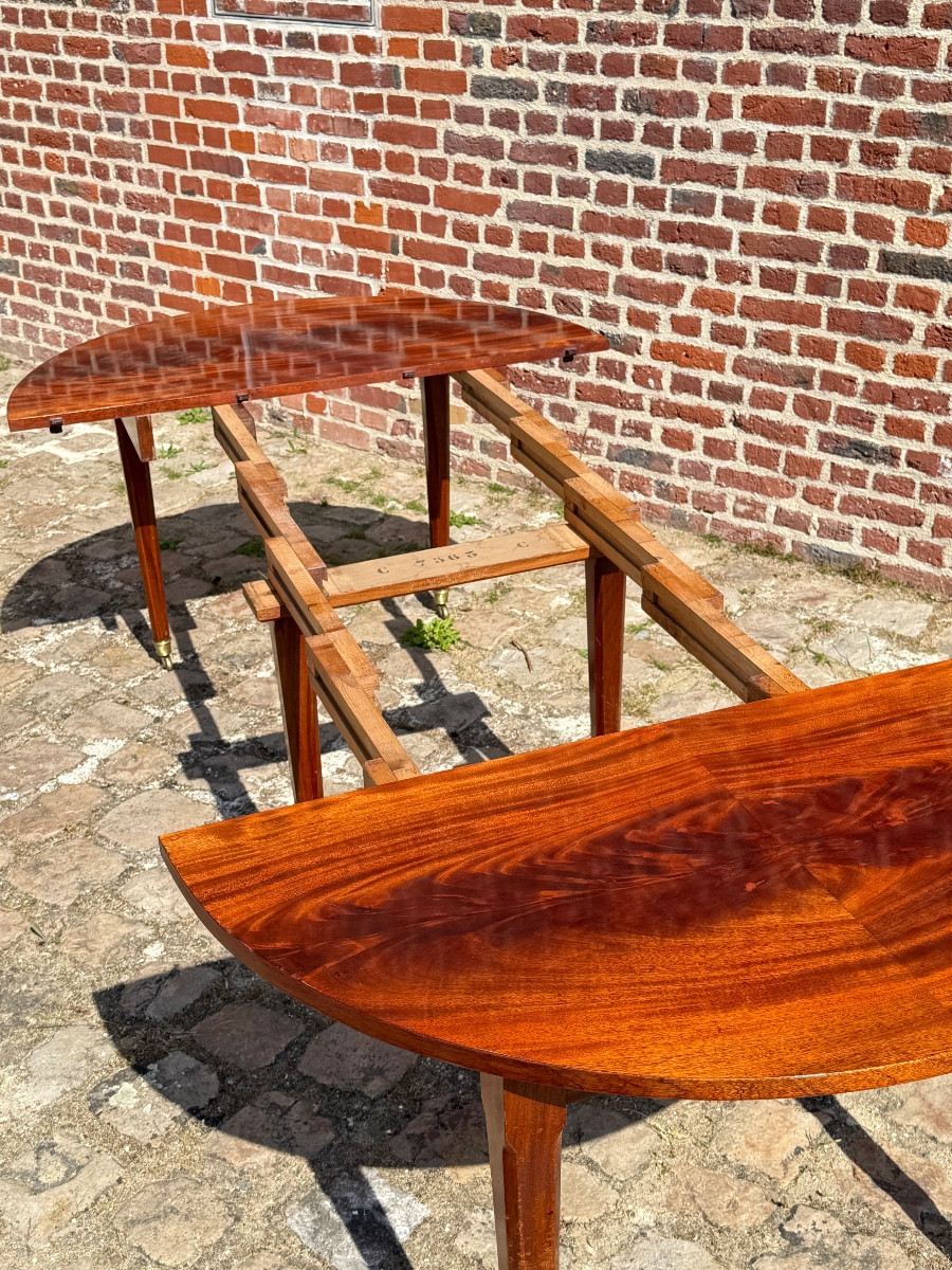 Louis XVI Dining Table In Flamed Mahogany From The 19th Century -photo-3
