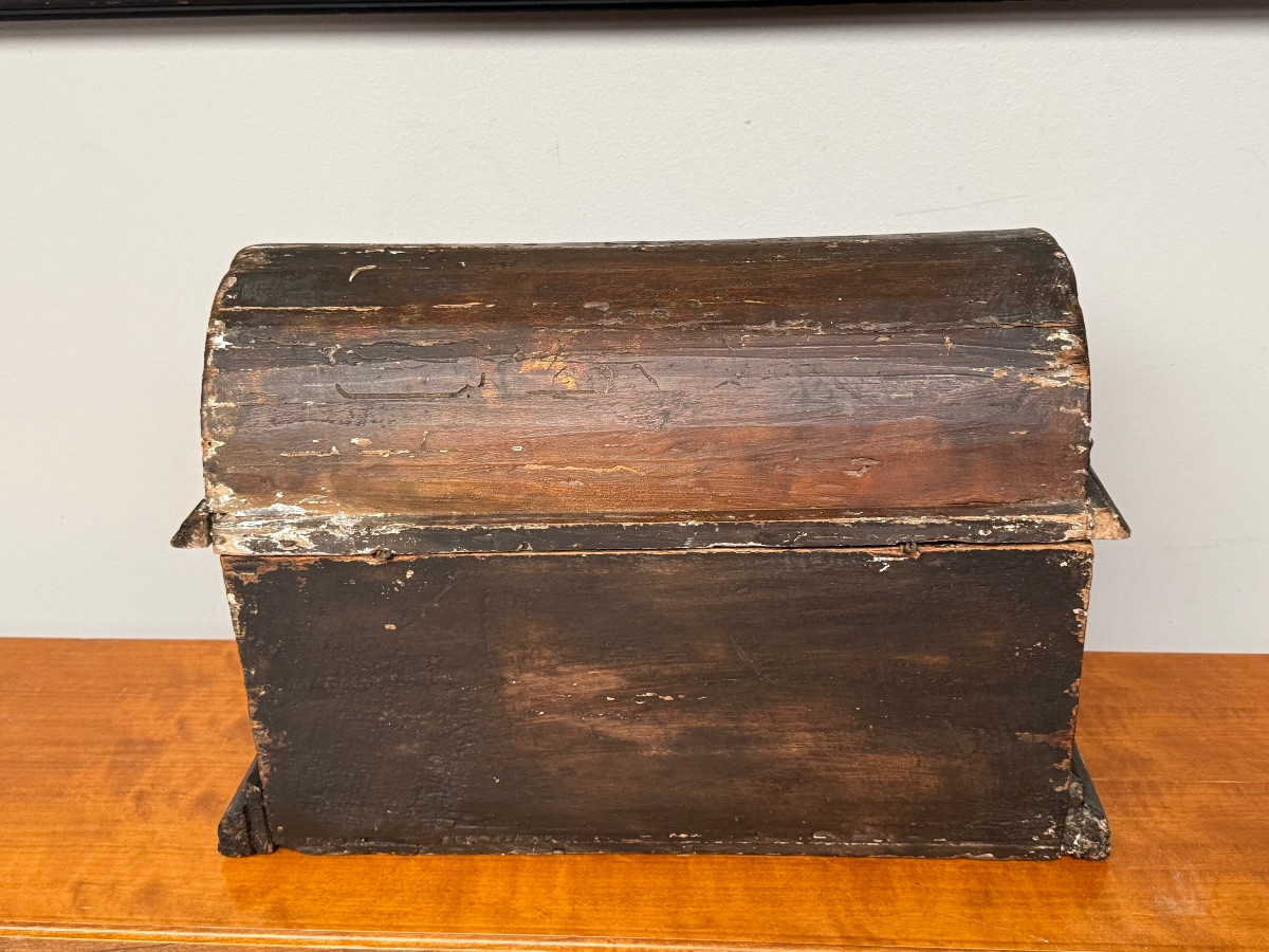 Carved Wooden Box In The Renaissance Style From The 18th Century -photo-2