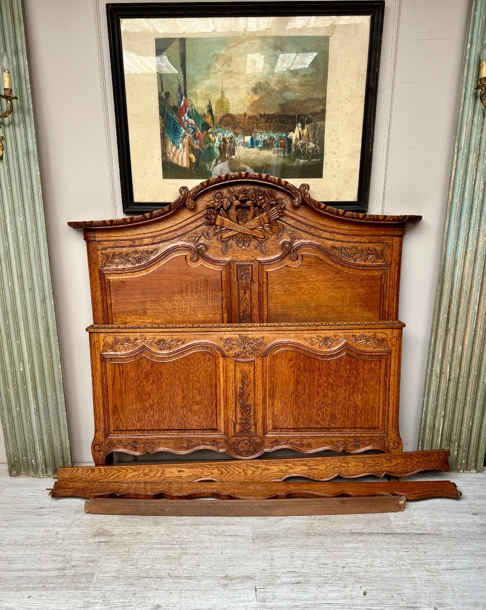 Louis XV Style Norman Wedding Bed In Solid Oak With Dove Decoration 