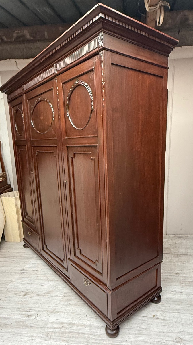 Large 19th Century Mahogany Wardrobe -photo-2