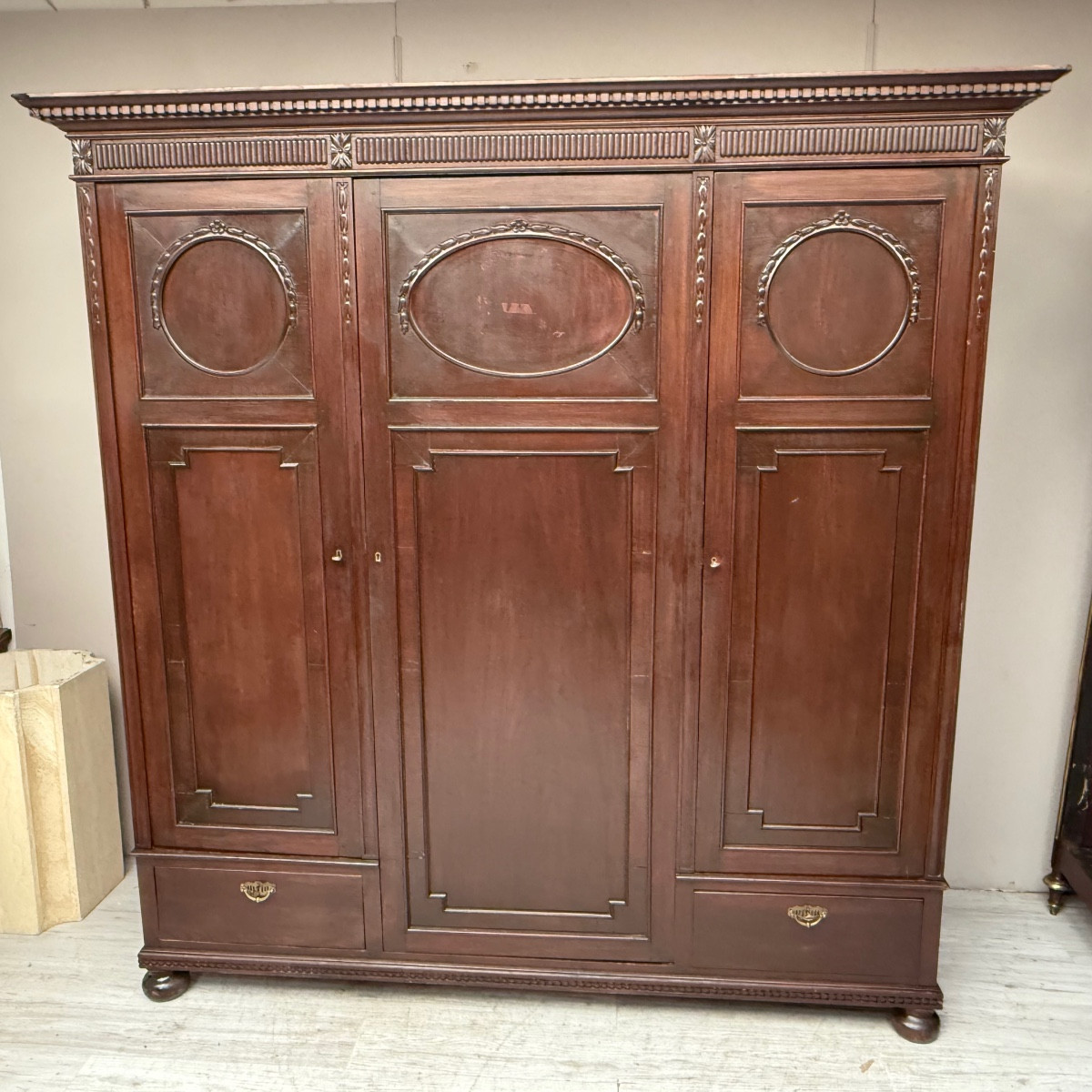 Large 19th Century Mahogany Wardrobe -photo-2