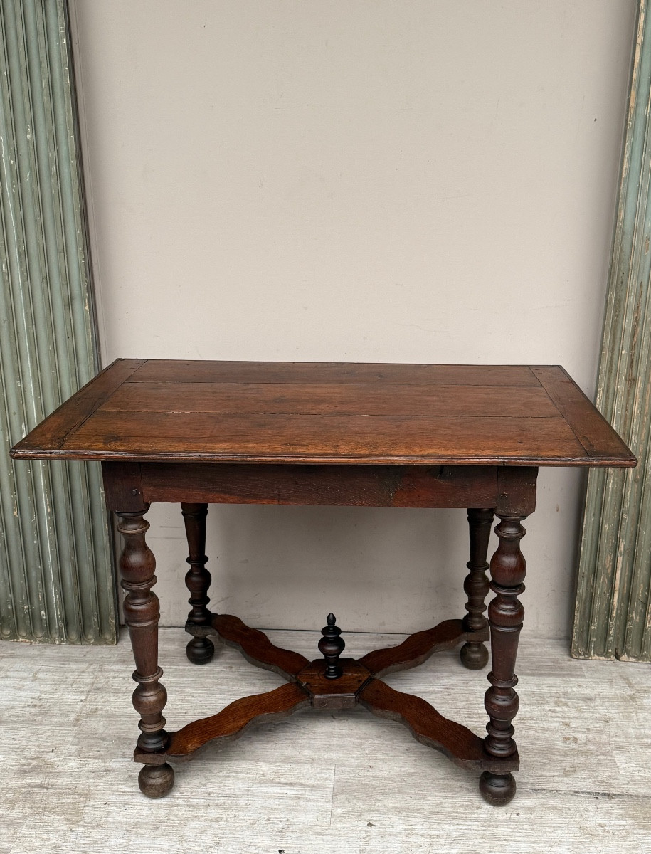Table de milieu en chêne d’époque Louis XIII