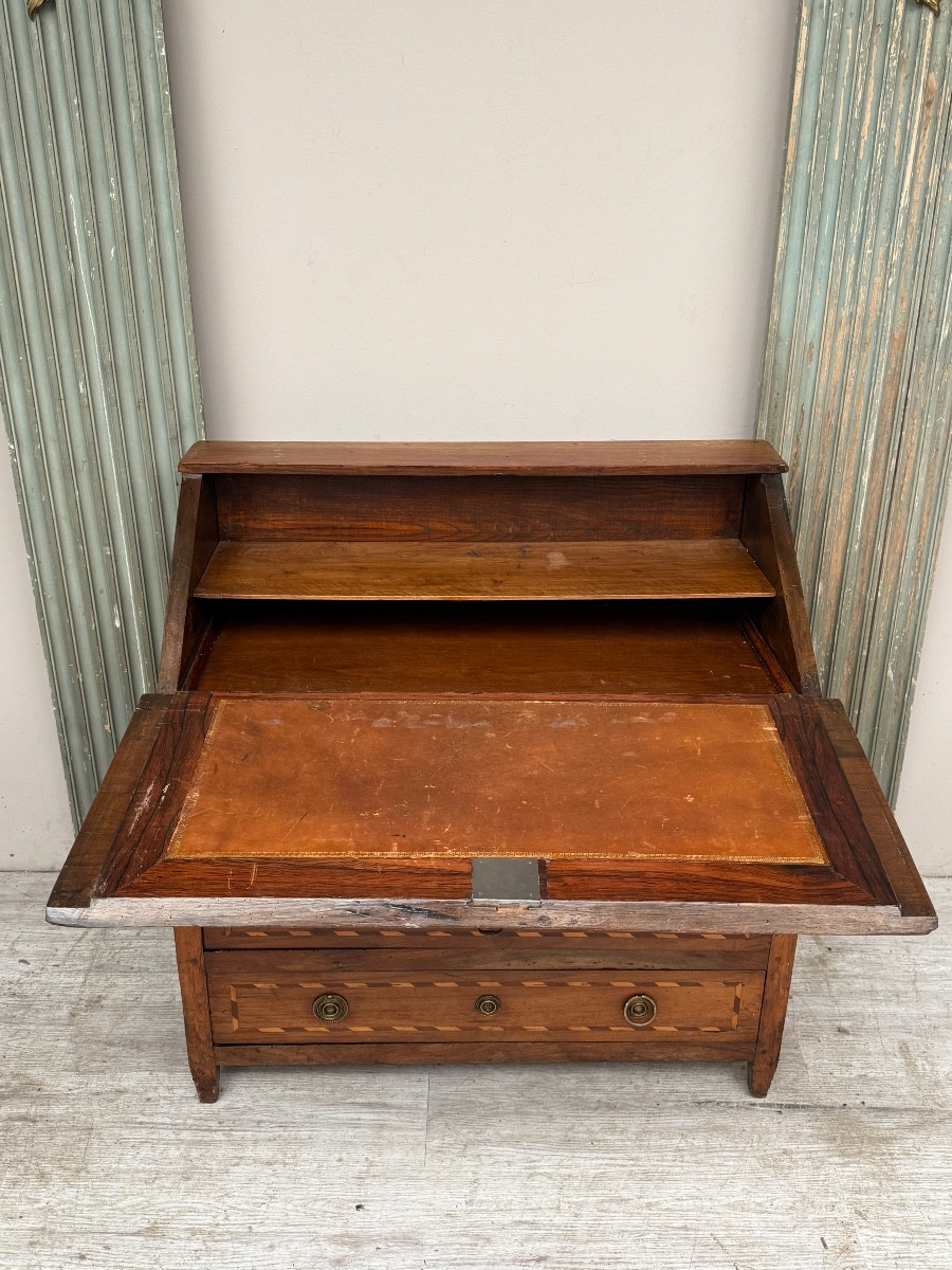 Louis XVI Period Walnut Sloping Desk -photo-4