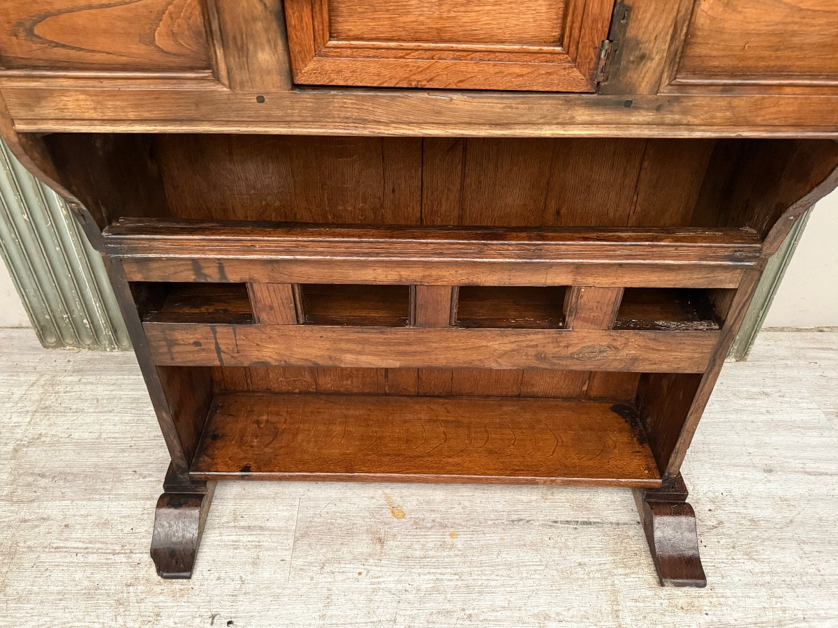 Rare 17th Century Oak Sideboard -photo-1