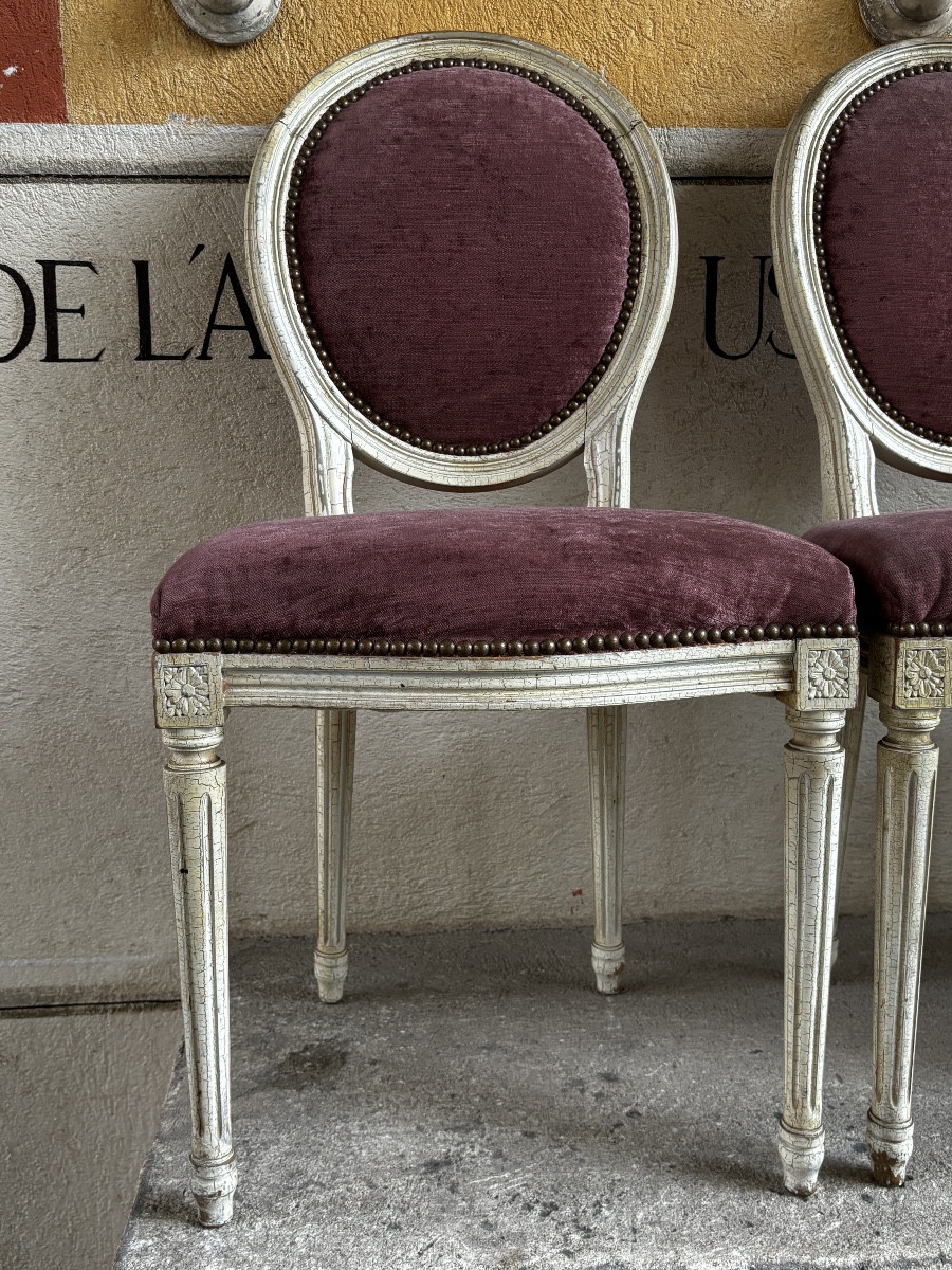 Set Of Four Louis XVI Style Lacquered Wood Chairs With Medallions -photo-1