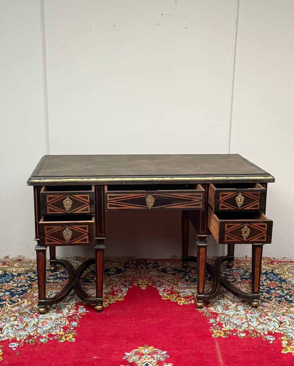 Mazarin Desk With Black Background Decoration From The Louis XIV Period -photo-4