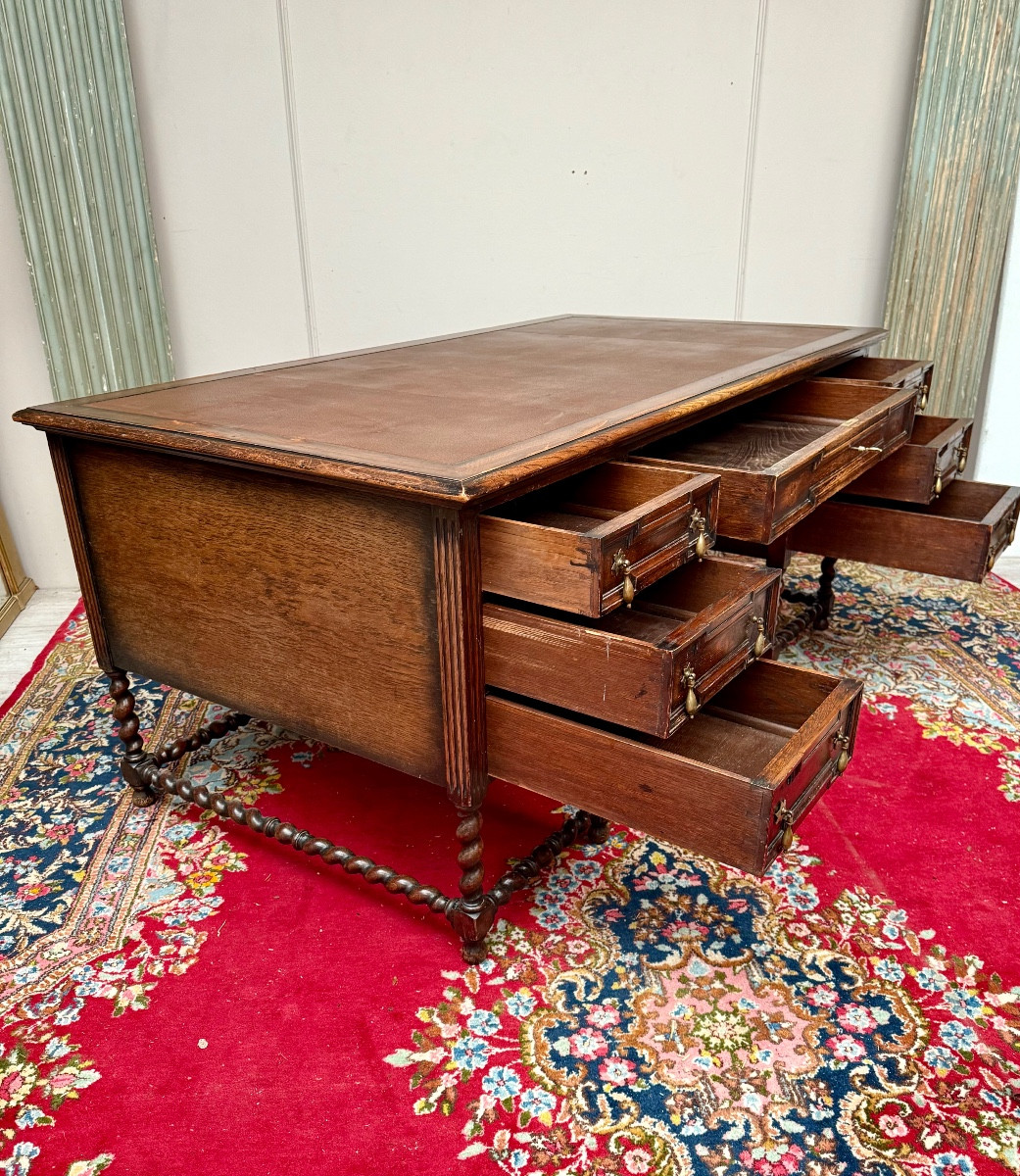 Bureau mazarin de style Louis XIII. 19 ème siècle en chêne -photo-1