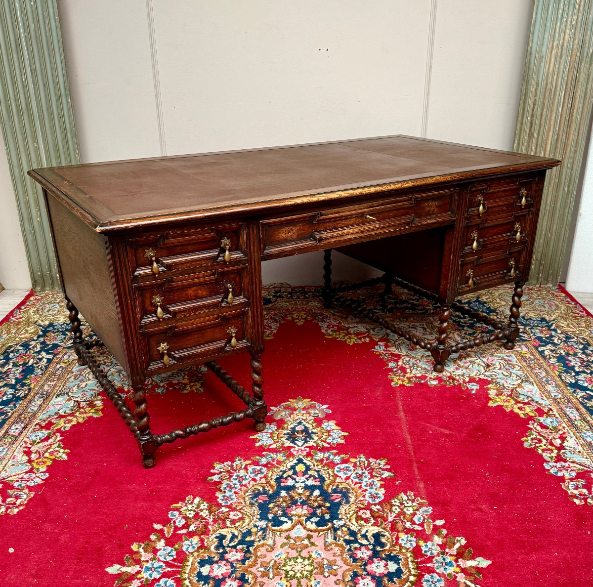 Bureau mazarin de style Louis XIII. 19 ème siècle en chêne -photo-4