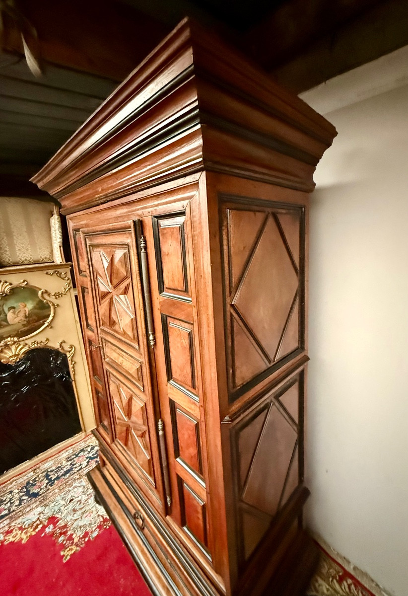 Louis XIII Period Wardrobe In Walnut 17th Century-photo-4