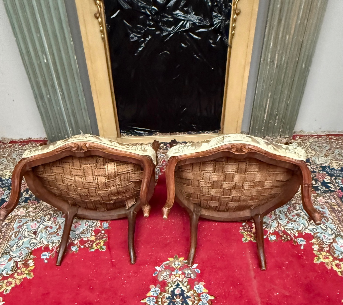 Paire de fauteuils en noyer d’époque Louis XV -photo-4