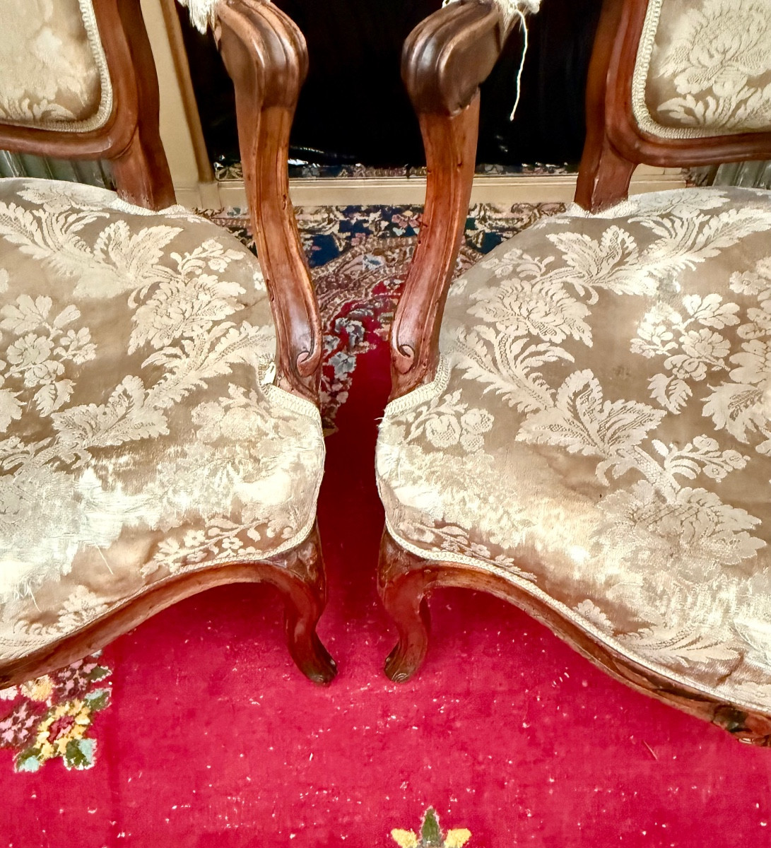 Paire de fauteuils en noyer d’époque Louis XV -photo-5