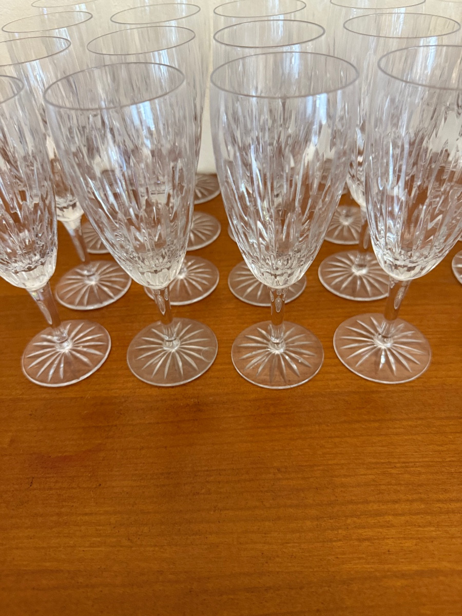 Suite de 43 verres en cristal de la cristallerie royale de Bayel-photo-3