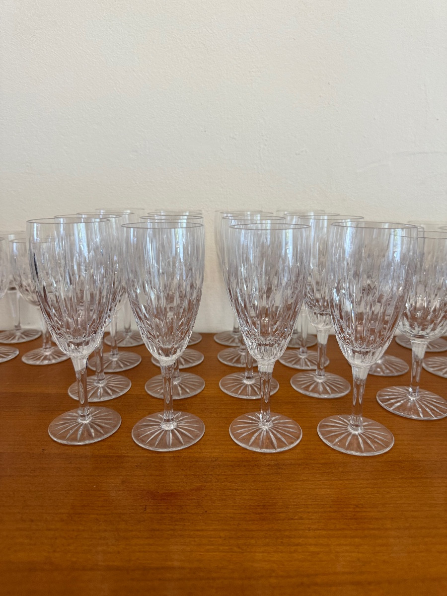 Suite de 43 verres en cristal de la cristallerie royale de Bayel-photo-1