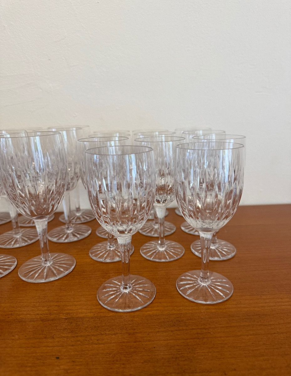 Suite de 43 verres en cristal de la cristallerie royale de Bayel-photo-3