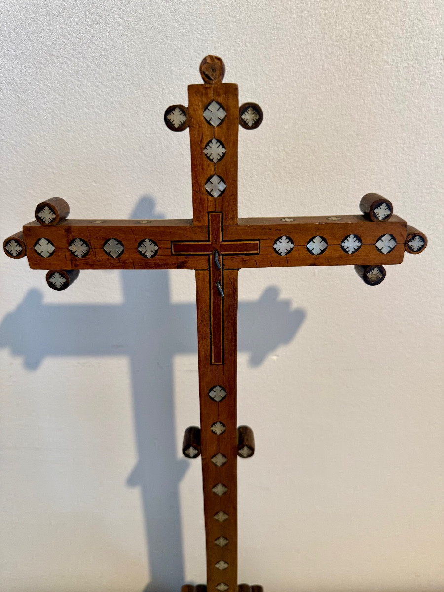Crucifix In Olive Wood Inlaid With Mother-of-pearl-photo-3