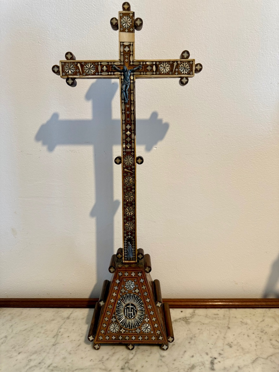 Crucifix In Olive Wood Inlaid With Mother-of-pearl-photo-4